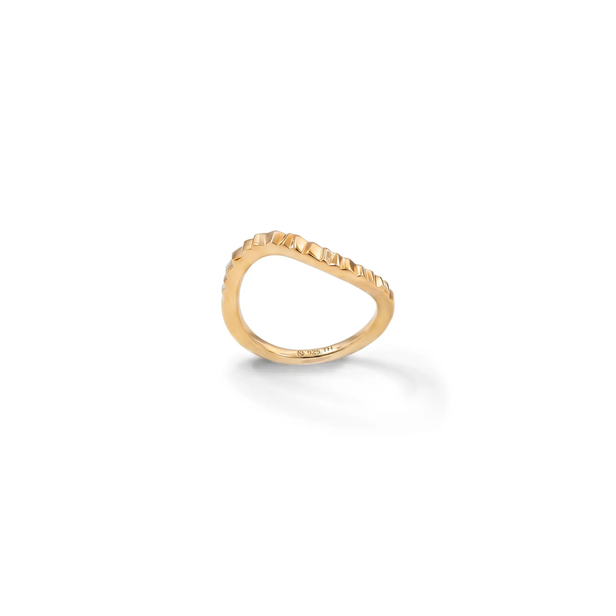 Curve Ring