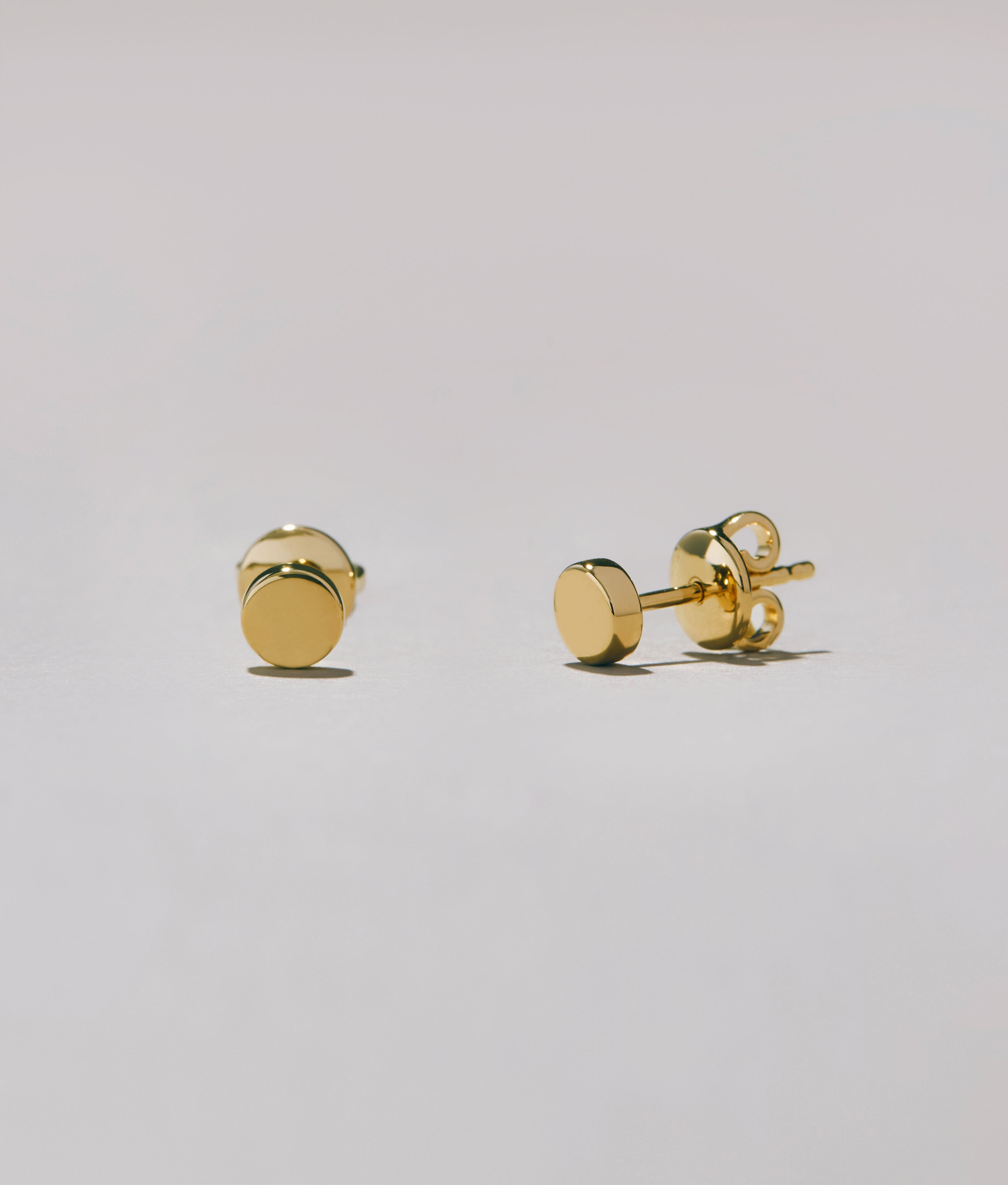Round Stud